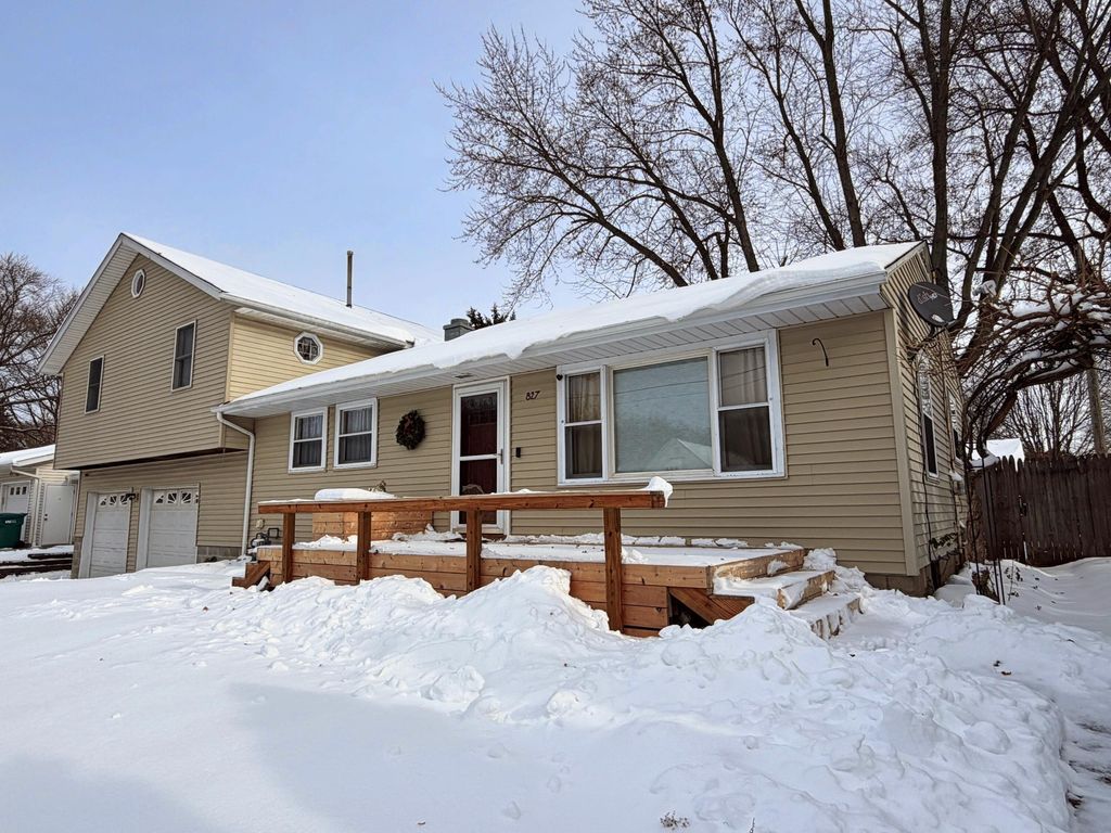 Photo of 827 Eason Court, La Porte, IN 46350 (MLS # 831432)