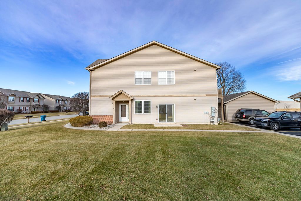 Photo of 1253 Primrose Lane, Schererville, IN 46375 (MLS # 832818)