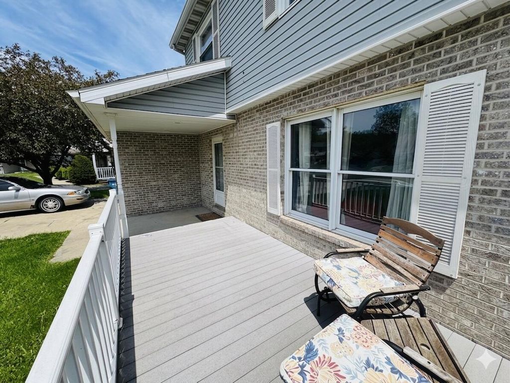 Photo of 183 S 20th Street, Chesterton, IN 46304 (MLS # 839433)
