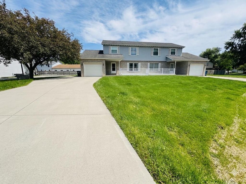 Photo of 183 S 20th Street, Chesterton, IN 46304 (MLS # 839433)
