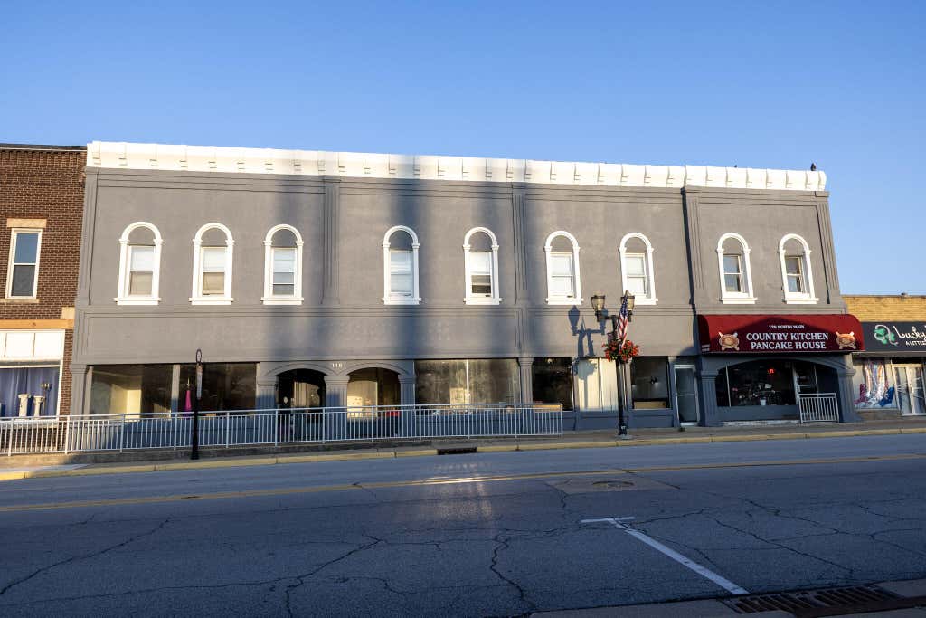 Photo of 118-120 N Main Street, Hebron, IN 46341 (MLS # 844226)