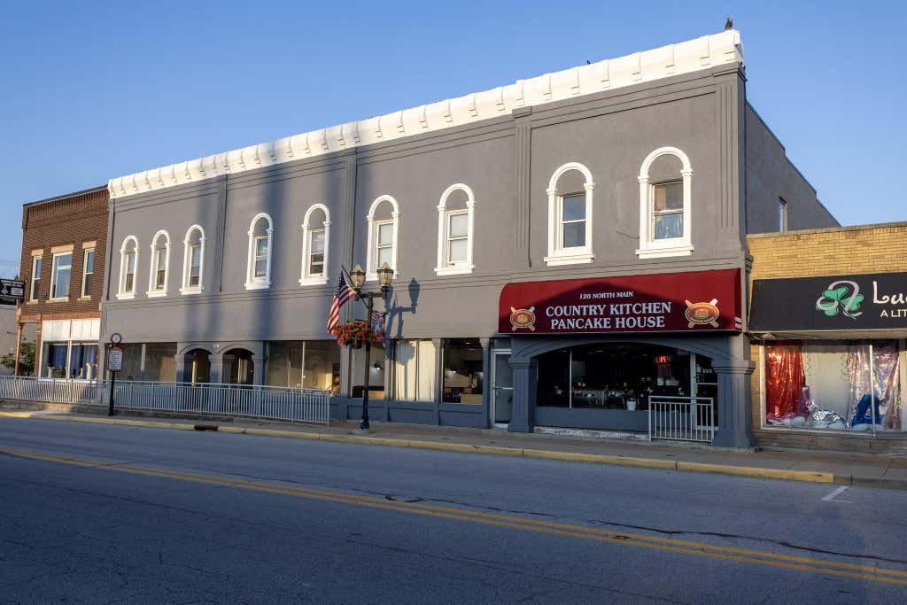 Photo of 118-120 N Main Street, Hebron, IN 46341 (MLS # 844226)