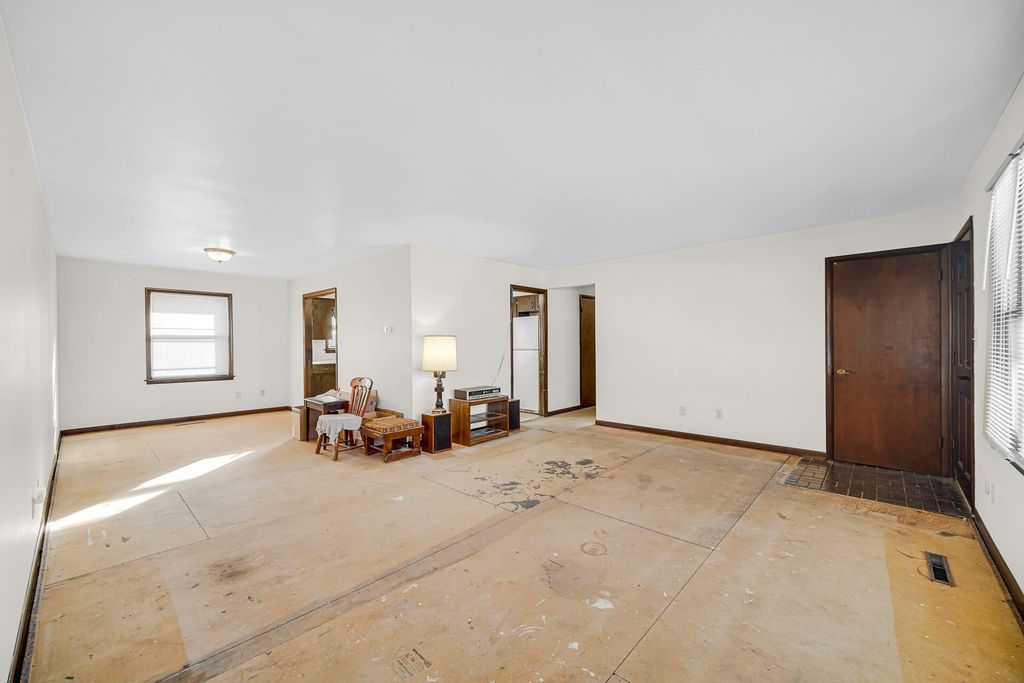 Photo of 9317 Southmoor Avenue, Highland, IN 46322 (MLS # 833391)