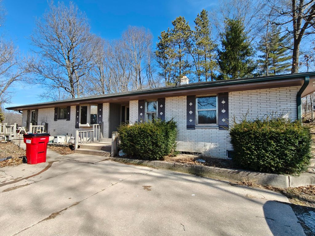 Photo of 31 Smoke Road, Valparaiso, IN 46385 (MLS # 835821)