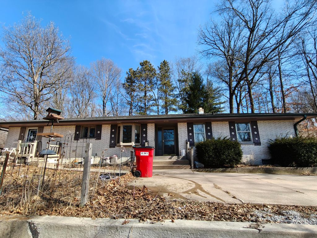 Photo of 31 Smoke Road, Valparaiso, IN 46385 (MLS # 835821)