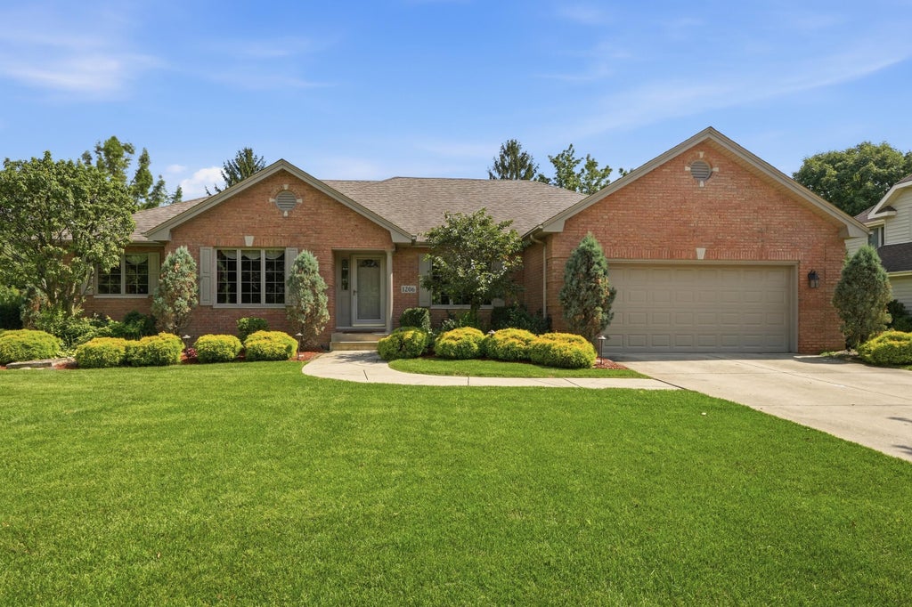 Photo of 1206 Boxwood Drive, Munster, IN 46321 (MLS # 843470)