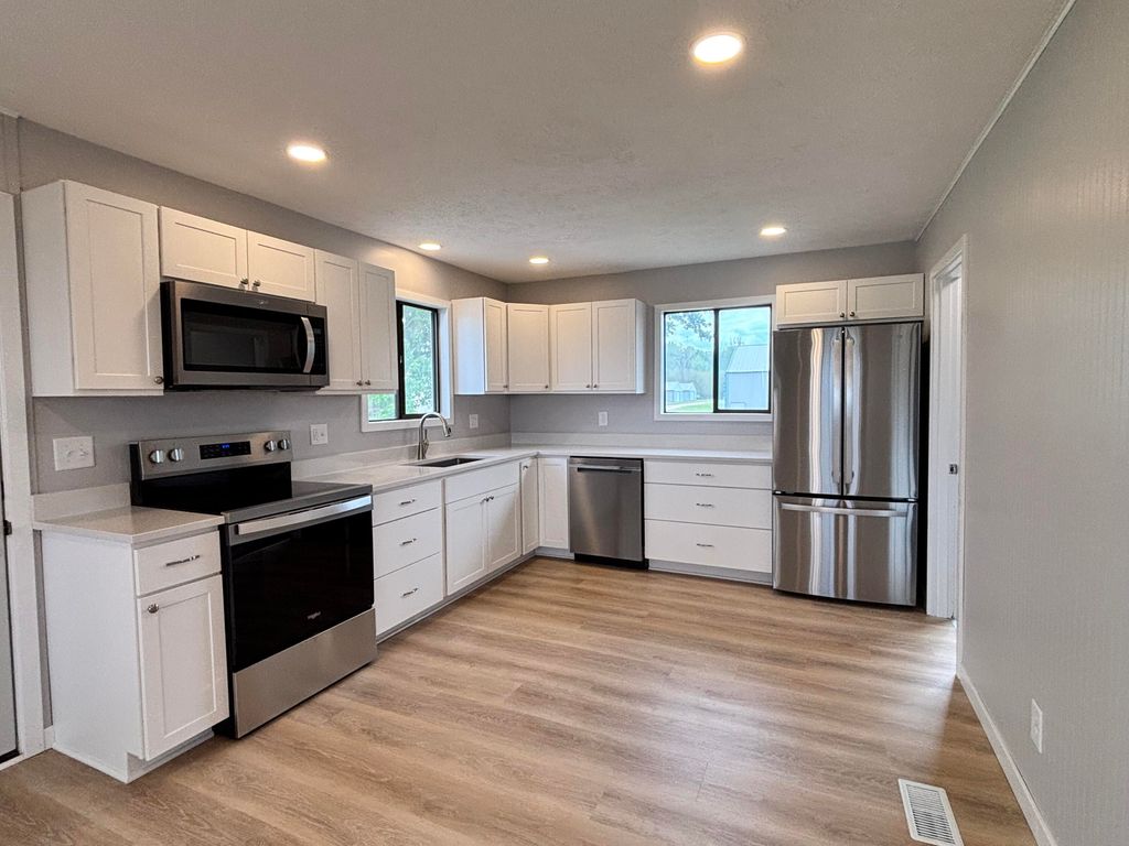 Photo of 5010 E 500 N, Monticello, IN 47960 (MLS # 838399)