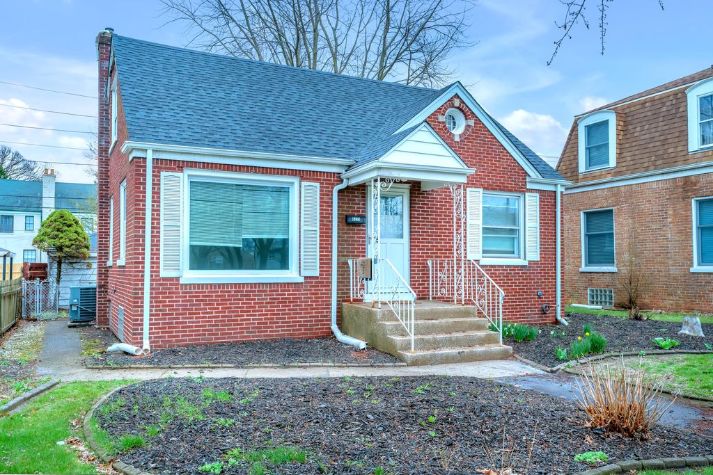 Photo of 8215 Hohman Avenue, Munster, IN 46321 (MLS # 836696)