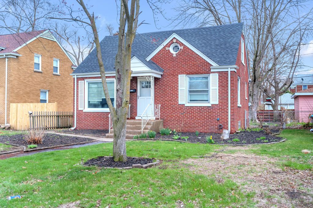 Photo of 8215 Hohman Avenue, Munster, IN 46321 (MLS # 836696)