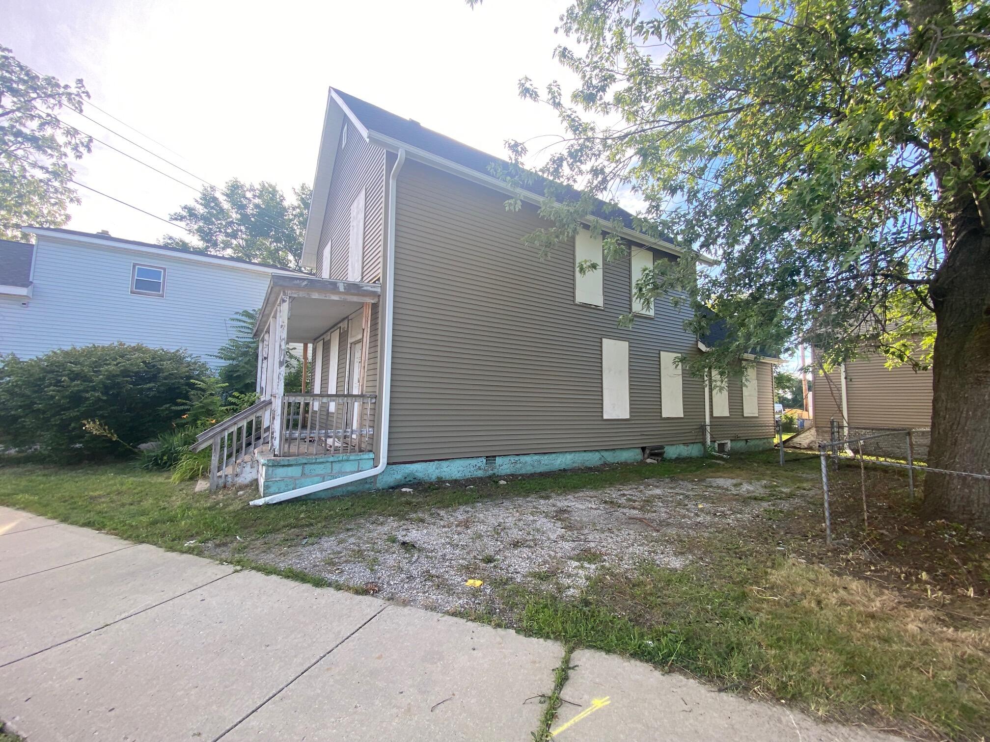 207 Chicago Street