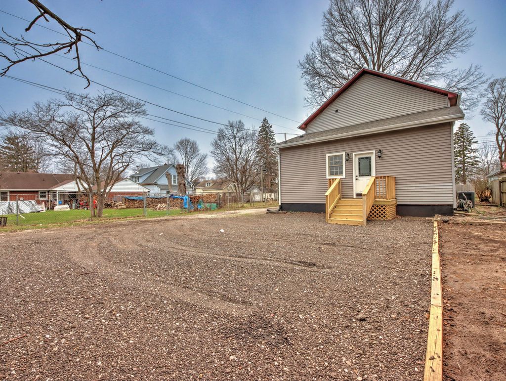 Photo of 206 1/2 Ohio Street, La Porte, IN 46350 (MLS # 835463)