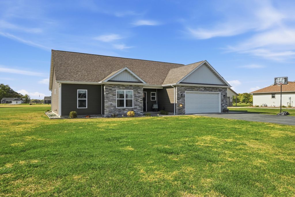 Photo of 11822 Prairie Ridge Lane, Wheatfield, IN 46392 (MLS # 830198)