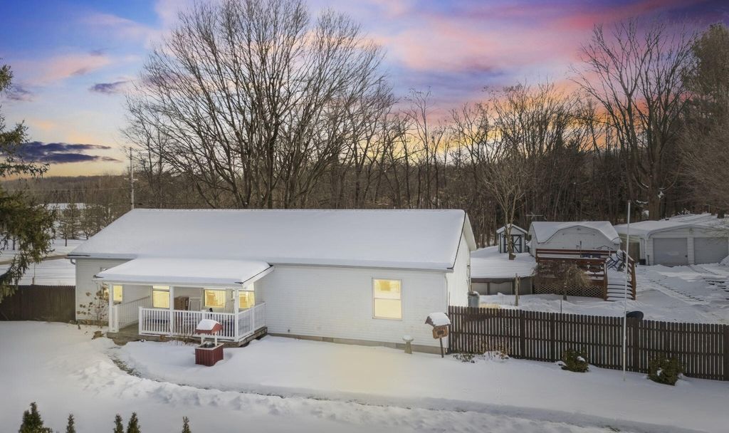 Photo of 2962 E 850 N, La Porte, IN 46350 (MLS # 833774)