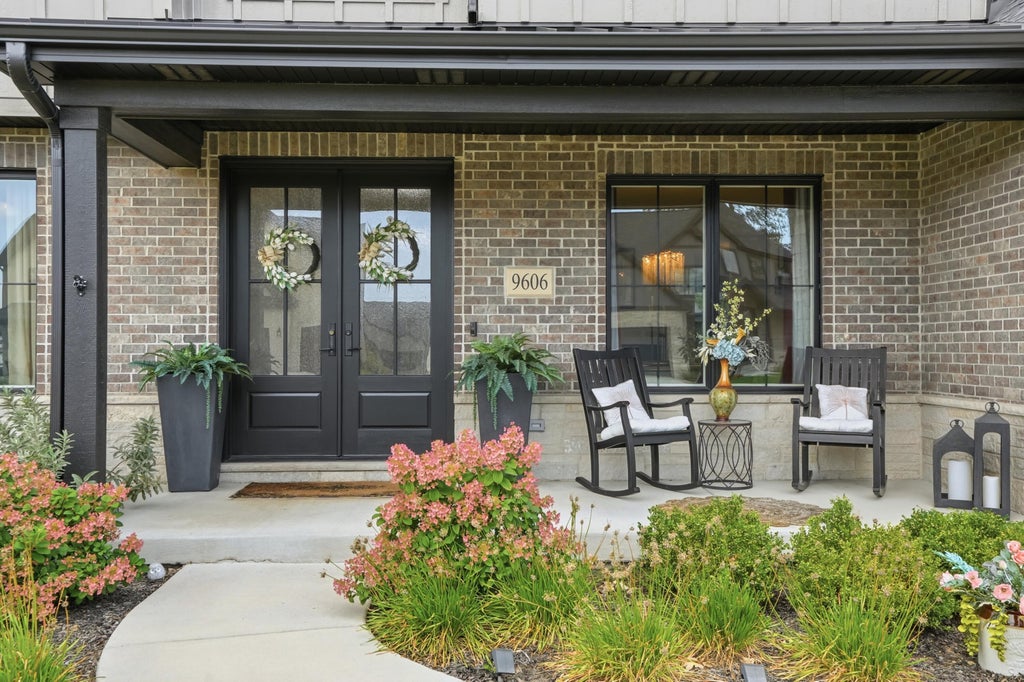 Photo of 9606 Fescue Drive, Saint John, IN 46373 (MLS # 844549)