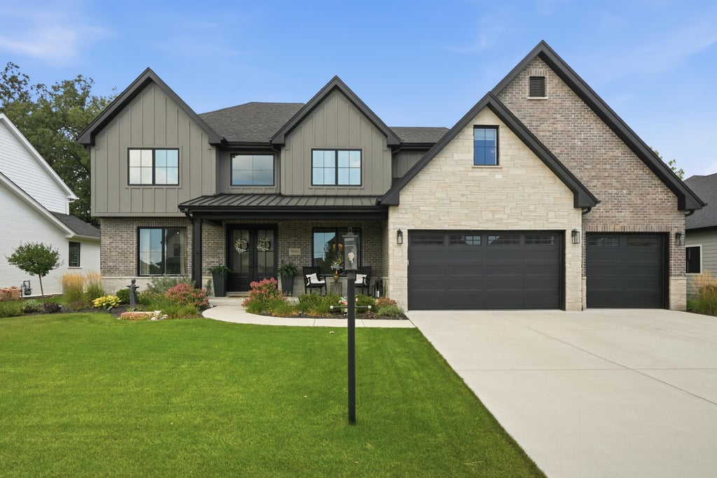 Photo of 9606 Fescue Drive, Saint John, IN 46373 (MLS # 844549)