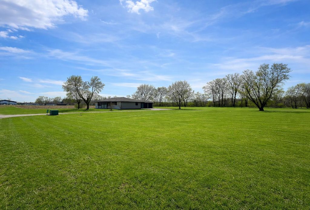 Photo of 1122 Elm Street SW, DeMotte, IN 46310 (MLS # 837176)