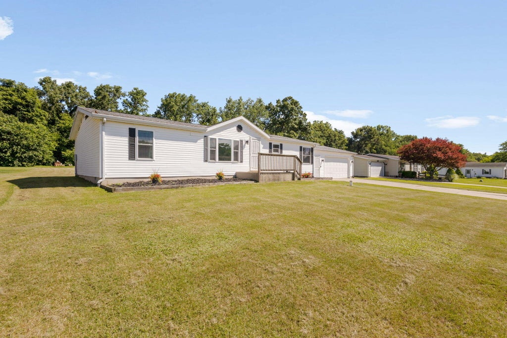 Photo of 1351 E Colonial Drive, La Porte, IN 46350 (MLS # 841058)