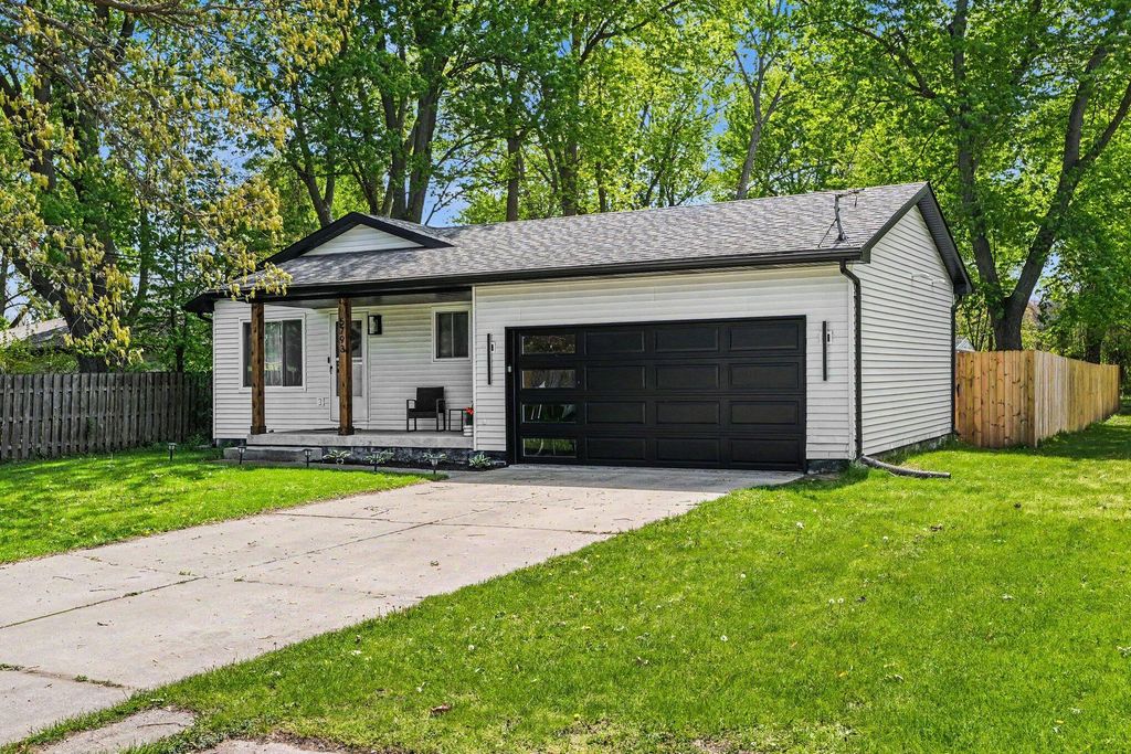 Photo of 5793 Paula Avenue, Portage, IN 46368 (MLS # 838225)