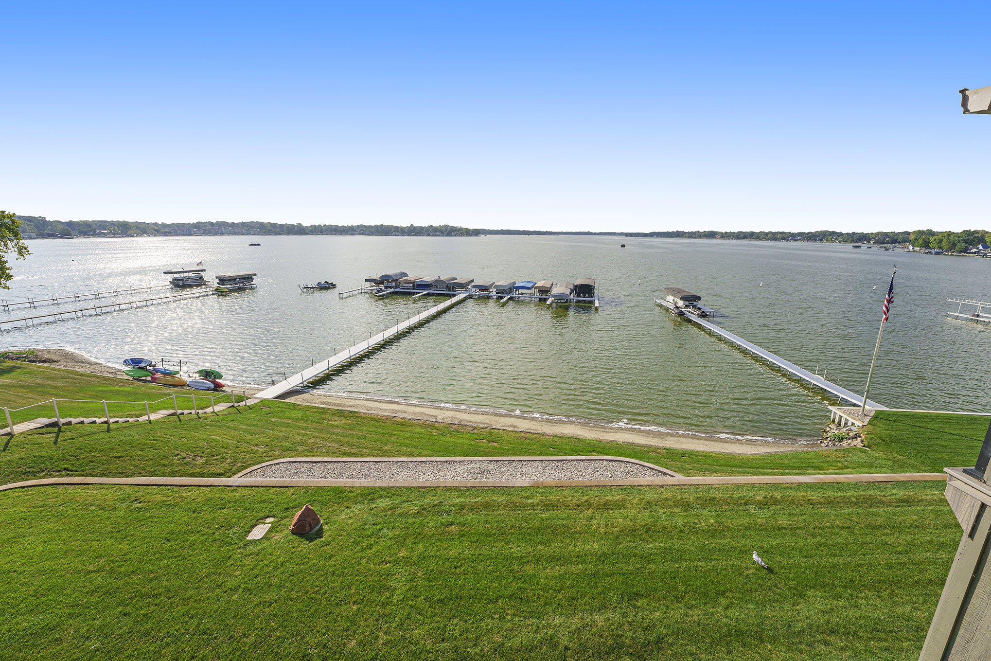8125 Lake Shore Drive 5