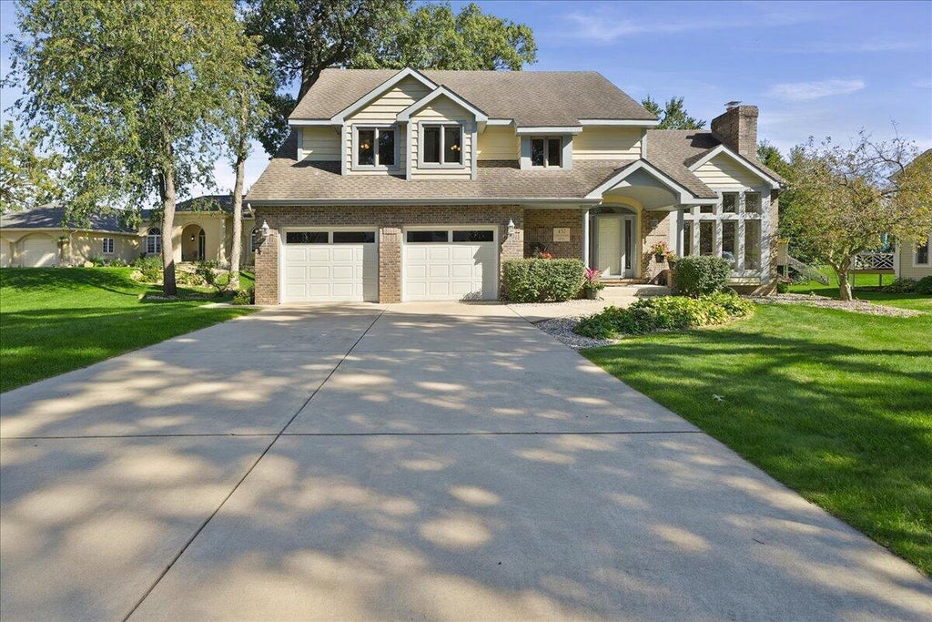 Photo of 437 Forestwood Drive, Valparaiso, IN 46385 (MLS # 846590)