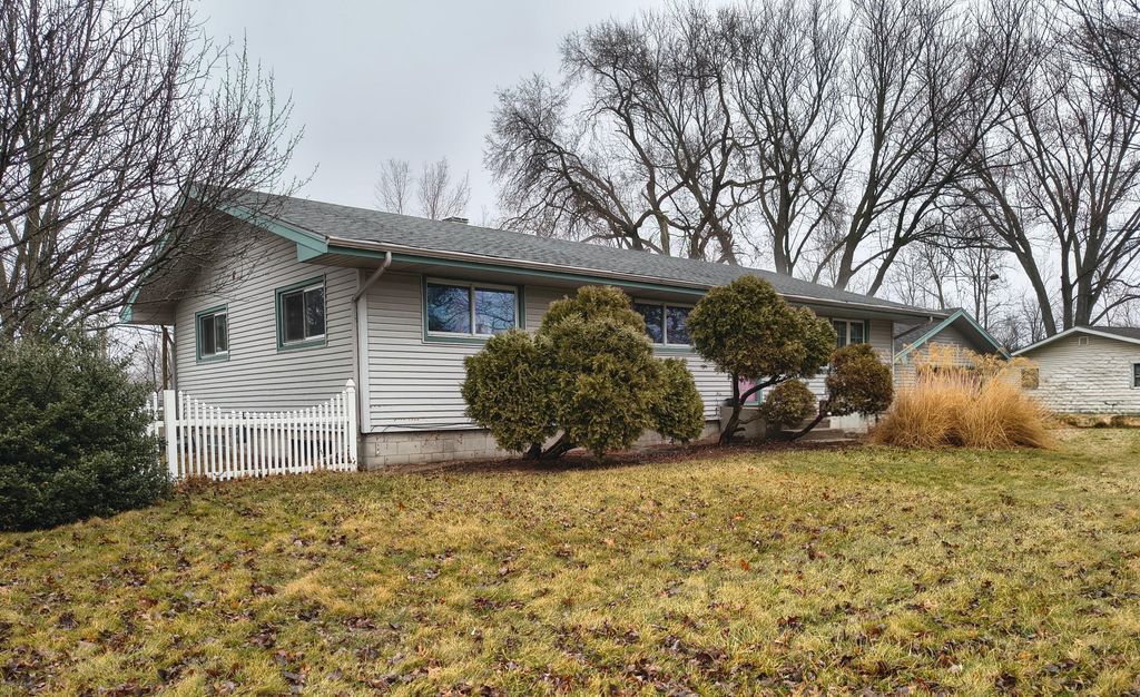 Photo of 6512 Evergreen Avenue, Portage, IN 46368 (MLS # 834987)