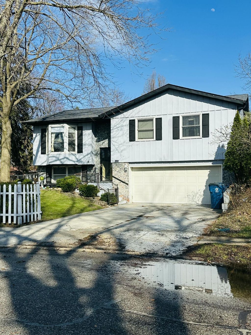 Photo of 1605 Old Farm Lane, Chesterton, IN 46304 (MLS # 836181)