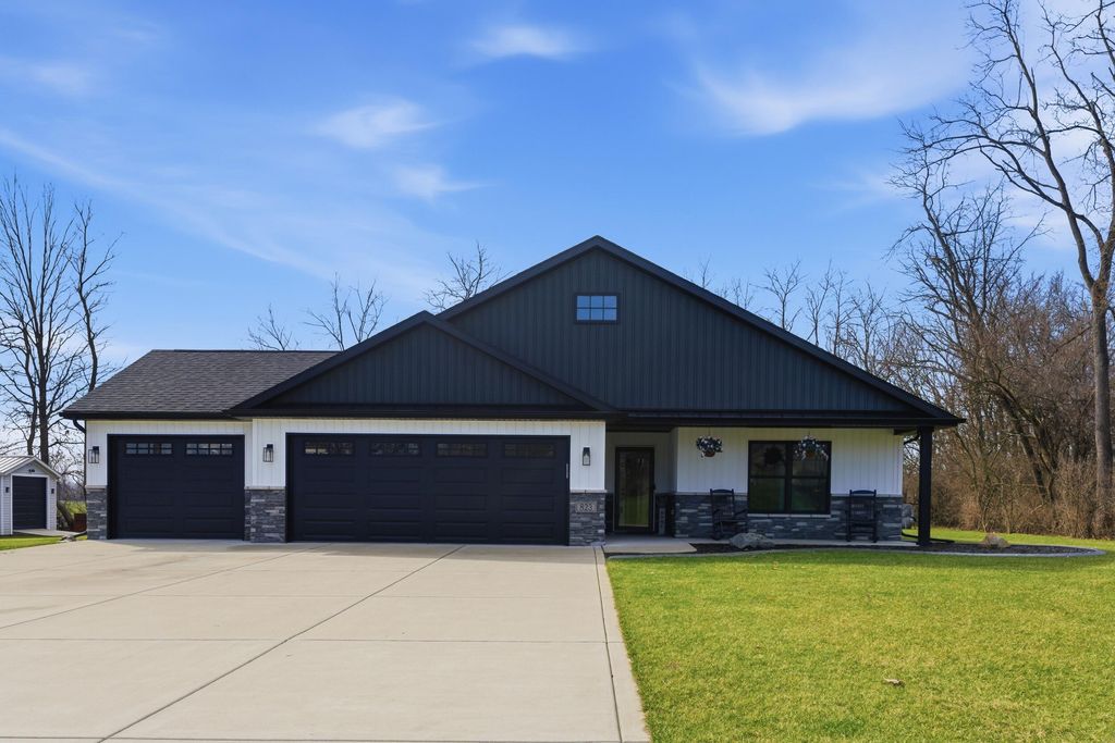 Photo of 823 11th Street SW, DeMotte, IN 46310 (MLS # 835827)