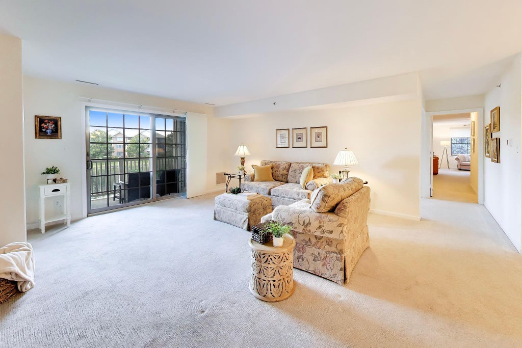Photo of 1641 White Oak Avenue #2c, Munster, IN 46321 (MLS # 846082)
