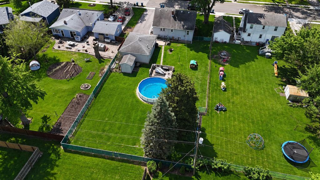 Photo of 639 212th Place, Dyer, IN 46311 (MLS # 838096)