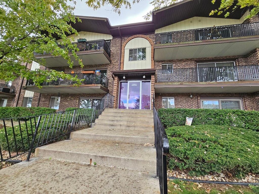 Photo of 13613 James Drive, Crestwood, IL 60445 (MLS # 829944)