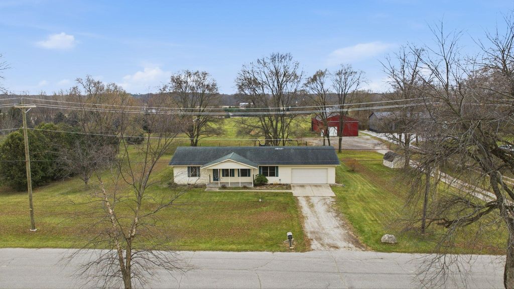 Photo of 1262 E 900 N, La Porte, IN 46350 (MLS # 831704)