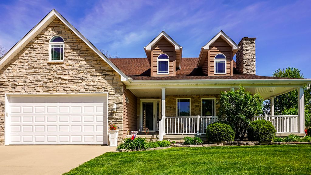 Photo of 1270 E Greenview Place, Crown Point, IN 46307 (MLS # 838006)