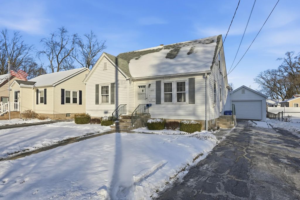 Photo of 624 N West Street, Crown Point, IN 46307 (MLS # 833450)