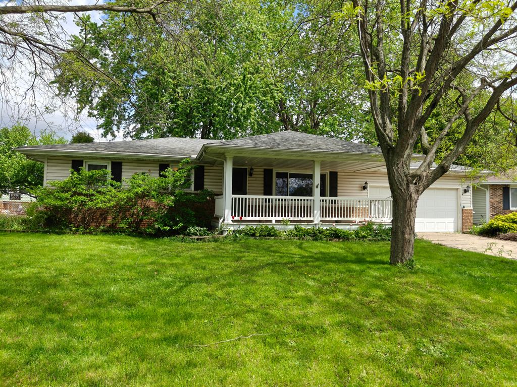 Photo of 5358 Redwood Avenue, Portage, IN 46368 (MLS # 838530)