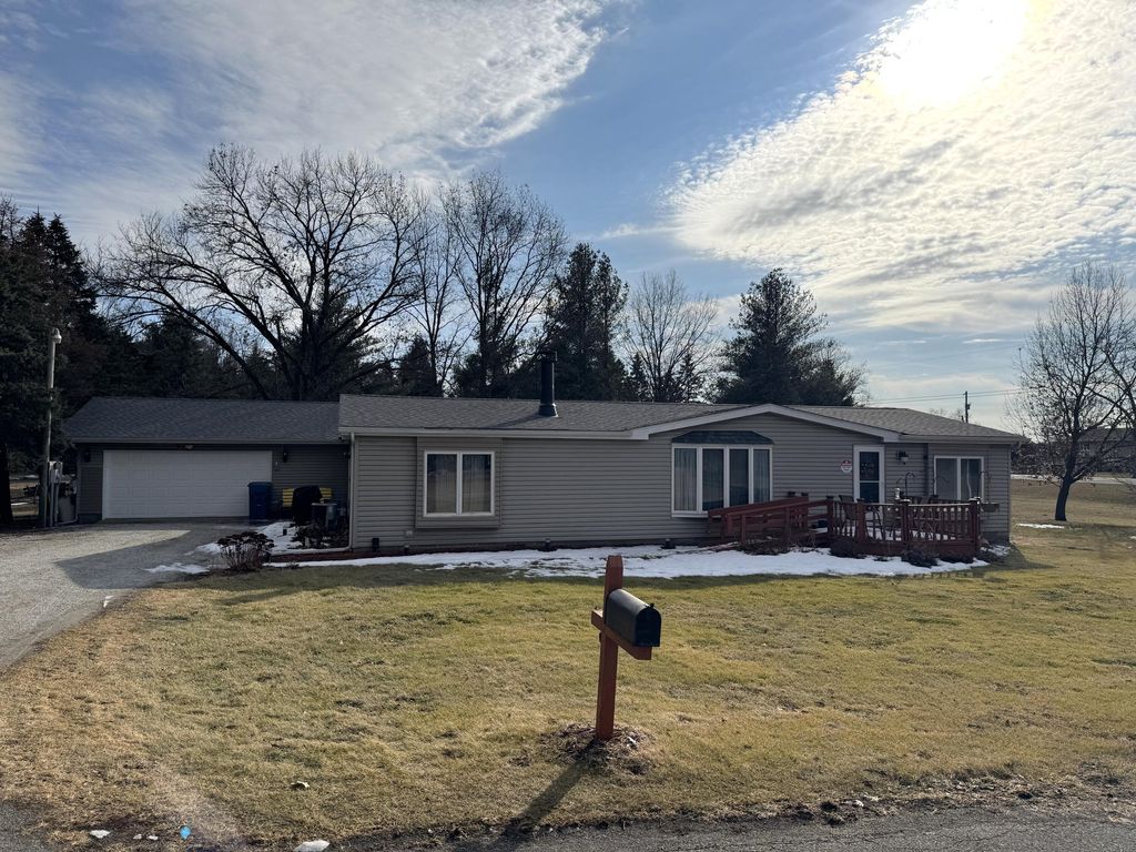 Photo of 25 E Carter Street, Wheatfield, IN 46392 (MLS # 834017)