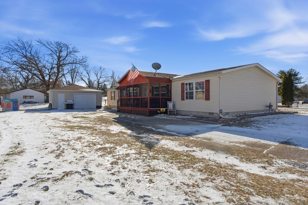 Photo of 4827 E 994 N, DeMotte, IN 46310 (MLS # 832874)