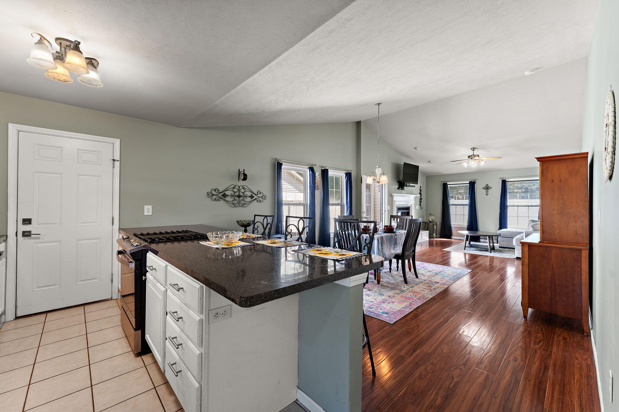 1100 Pine Creek Road