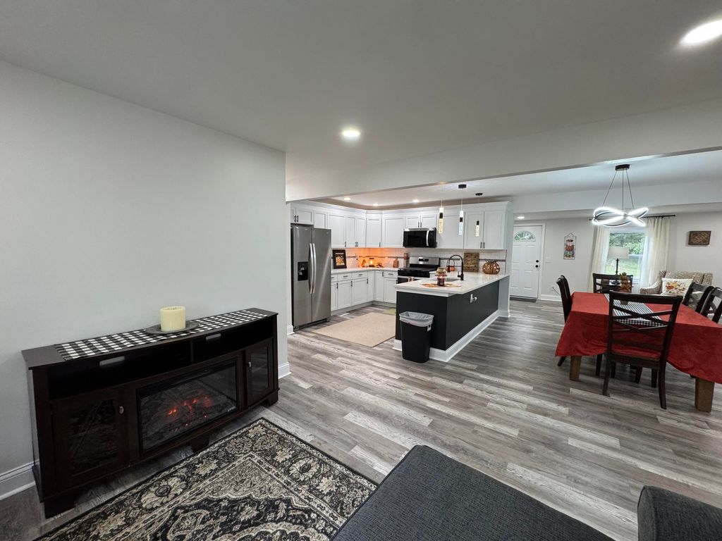 Photo of 1427 Austin Avenue, Schererville, IN 46375 (MLS # 833950)