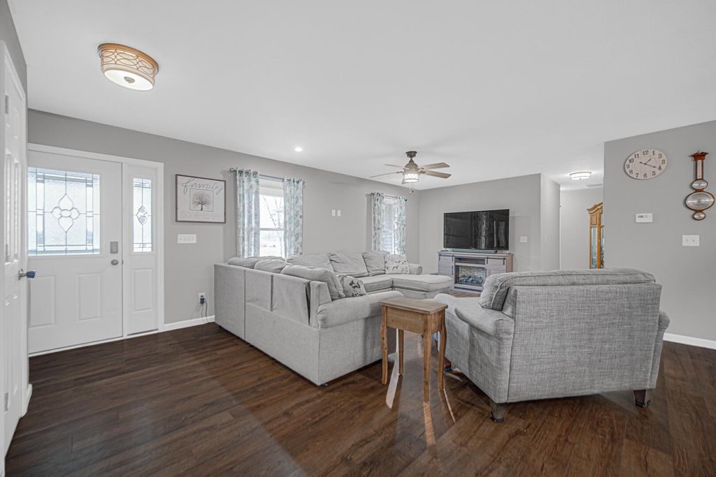 Photo of 1482 E 400 S, Knox, IN 46534 (MLS # 835635)