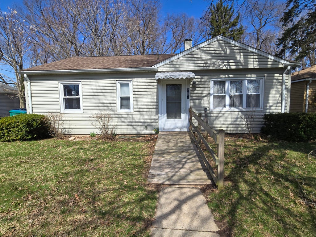 Photo of 201 E 9th Street, La Porte, IN 46350 (MLS # 843214)