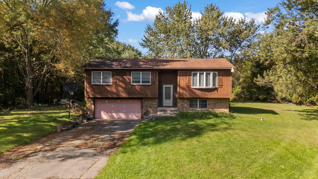 Photo of 938 N 400 E, Chesterton, IN 46304 (MLS # 846682)
