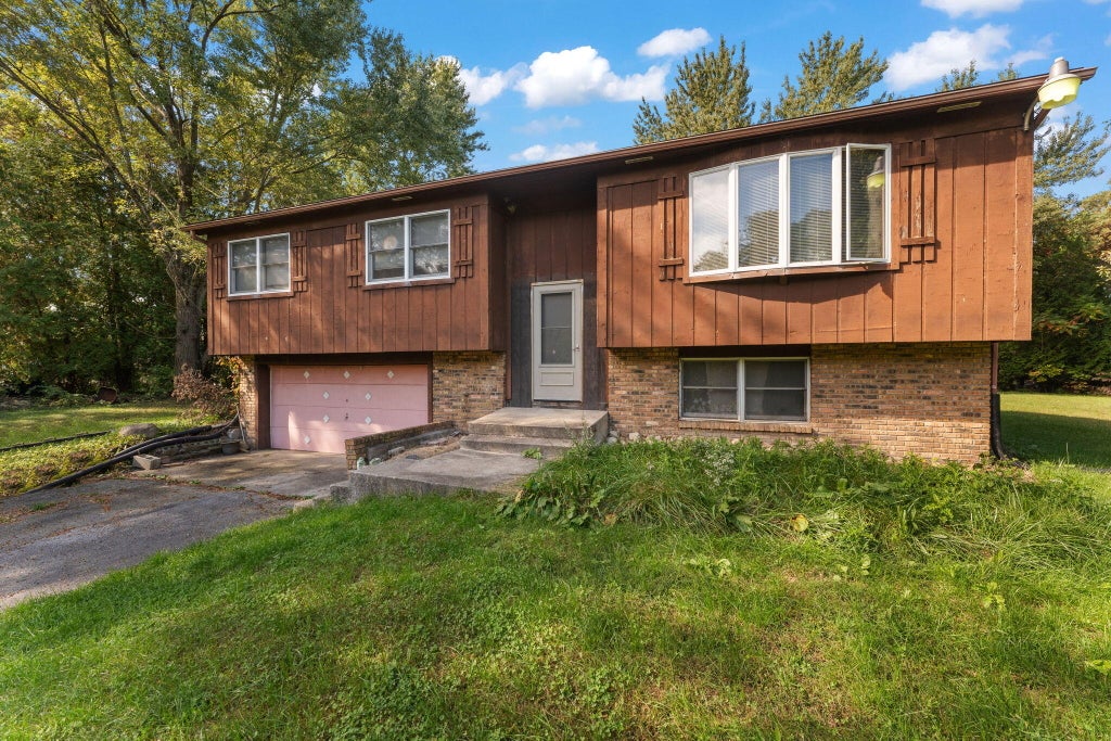 Photo of 938 N 400 E, Chesterton, IN 46304 (MLS # 846682)
