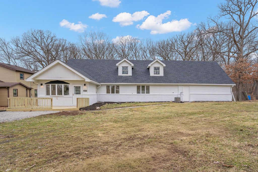 Photo of 14610 Colfax Place, Crown Point, IN 46307 (MLS # 835191)
