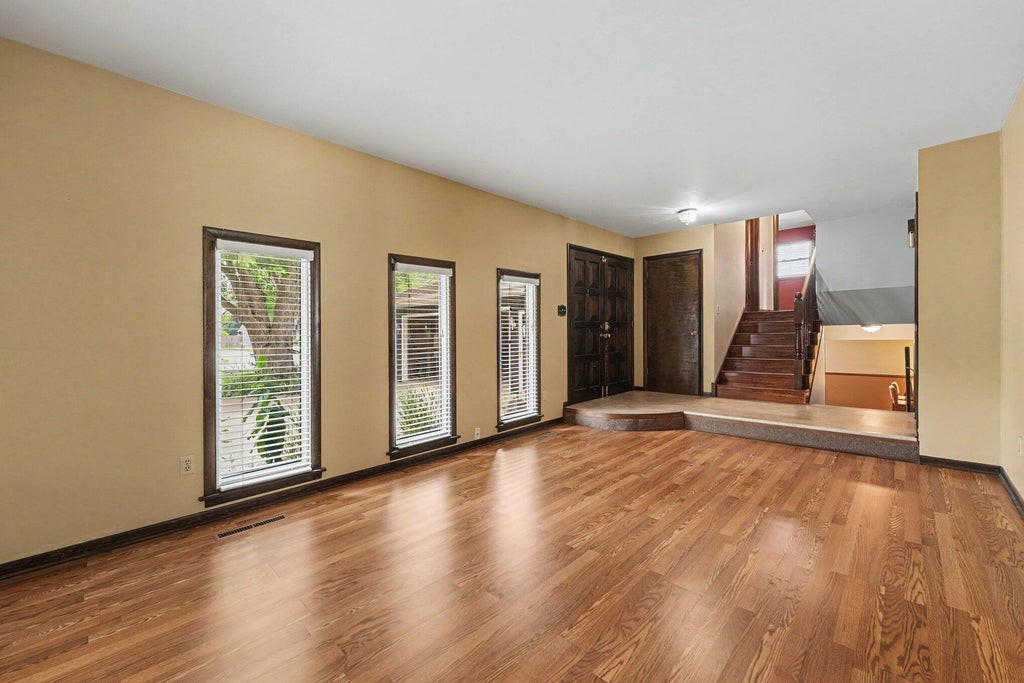Photo of 9425 Larch Drive, Munster, IN 46321 (MLS # 842851)