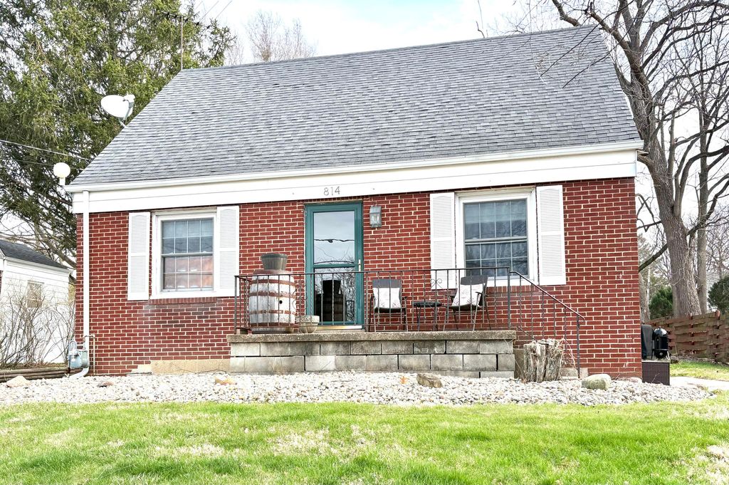 Photo of 814 Campbell Street, Valparaiso, IN 46385 (MLS # 836114)
