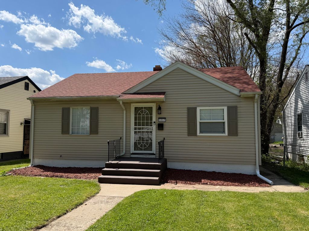 Photo of 5052 Washington Street, Gary, IN 46408 (MLS # 838326)