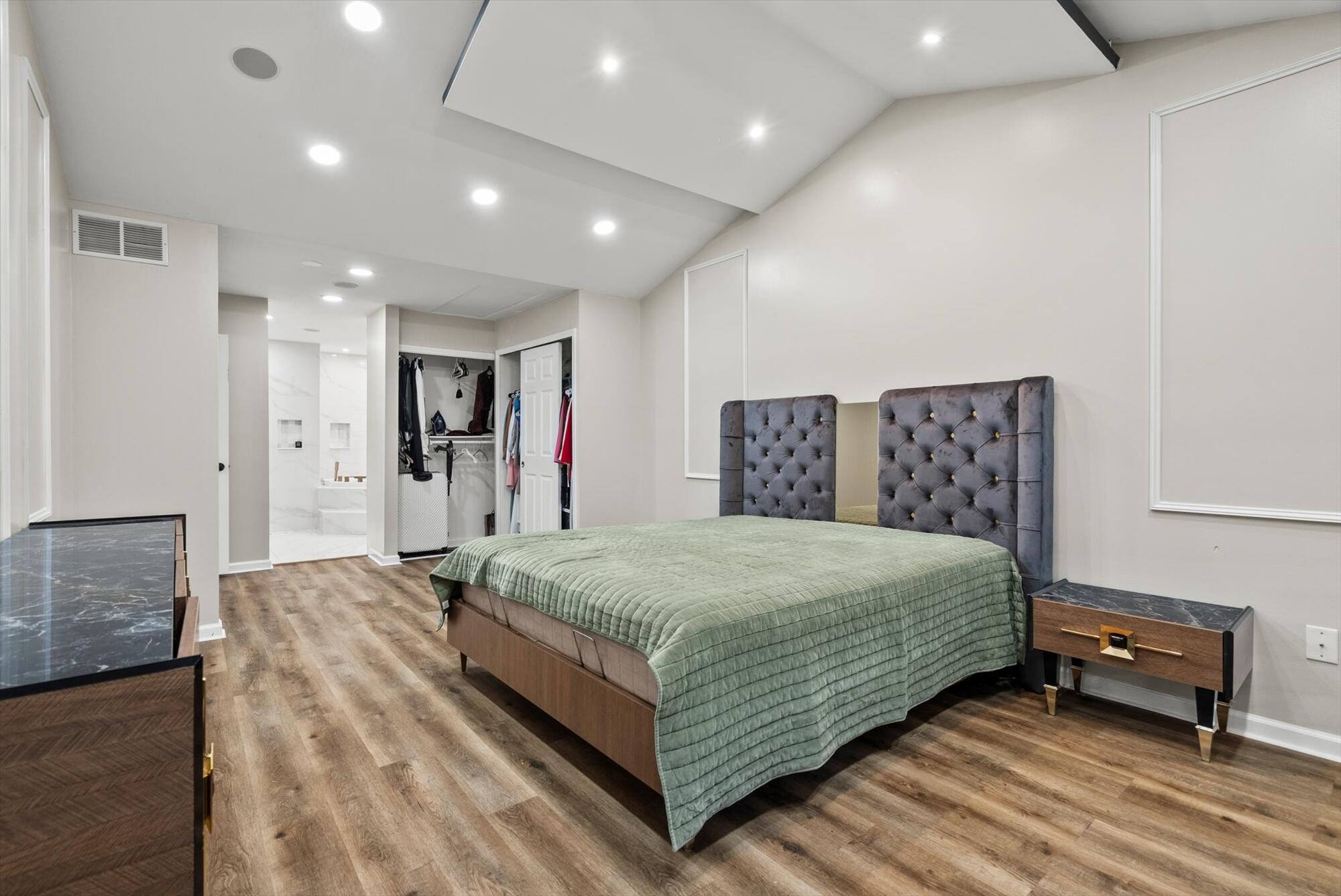 902 Cornwallis Lane