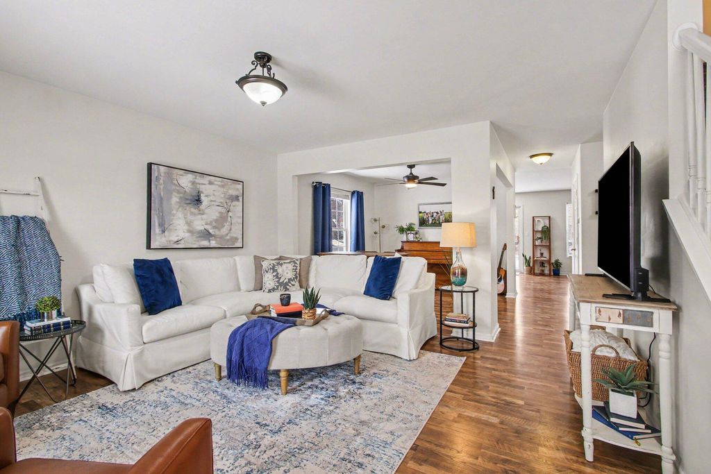 Photo of 756 Mill Crossing, Valparaiso, IN 46385 (MLS # 833869)