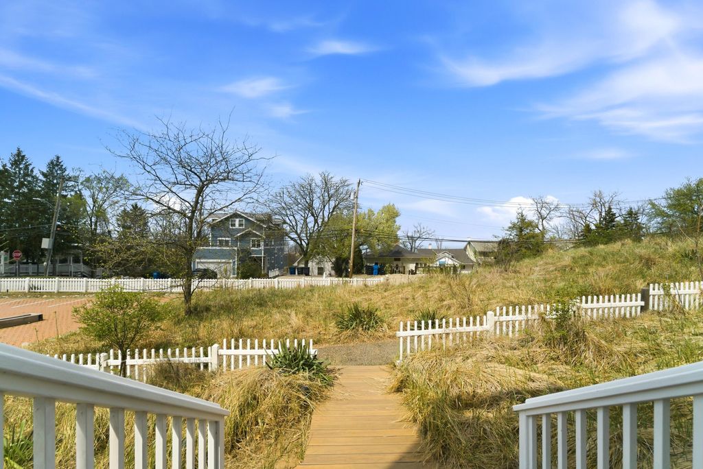 Photo of 1209 Lake Shore Drive, Michigan City, IN 46360 (MLS # 837312)