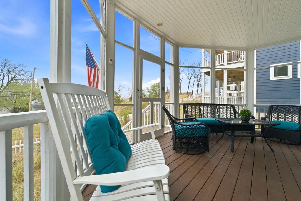 Photo of 1209 Lake Shore Drive, Michigan City, IN 46360 (MLS # 837312)